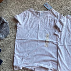 Kids all white short sleeve shirt